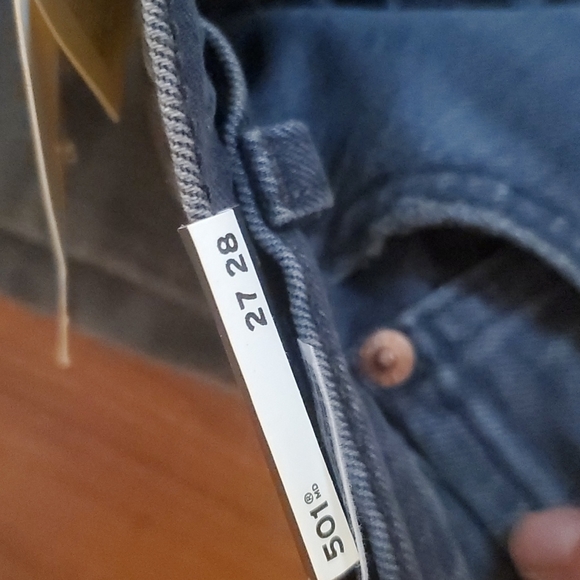 NWT Levi's 501 skinny in dark grey/faded black - Picture 3 of 8